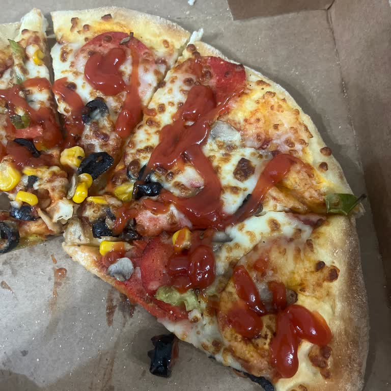 Domino's Pizza’da Sürekli Az Malzeme Ve İnce Kenar İsteğinin Göz Ardı Edilmesi