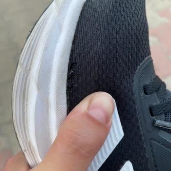 Adidas Ayakkabısının 2 Ayda Yırtılması Ve Trendyol Çözüm Sunmuyor