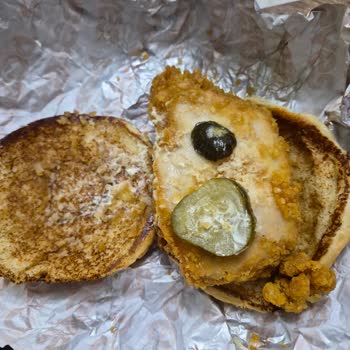 Popeyes Siparişinde Yanlış Ve Eksik Ürünler, Alerjili Pop Rolls’ta Turşu Ve Tam İade Talebi