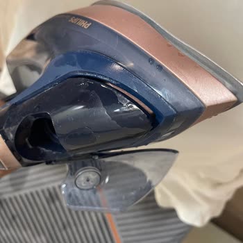 Philips Azur 8000 Ütüsü Su Kaçağı Ve Gövde Çatlamasıyla Hayal Kırıklığı