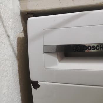 Bosch Çamaşır Makinemde Şiddetli Paslanma Ve Boya Dökülmesi