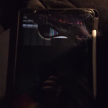 Röntgen Güvenlik İhmali Nedeniyle Tablet Ekranı Kırıldı, Tazminat Talebi