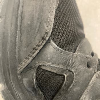 Skechers Ayakkabısının Topuk Bölümünde Erken Yırtılma Ve Değişim Talebi