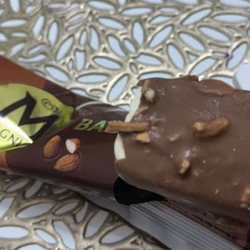 Algida Mini Magnum İçinden Tahta Parçası Çıktı Güvenlik Riski