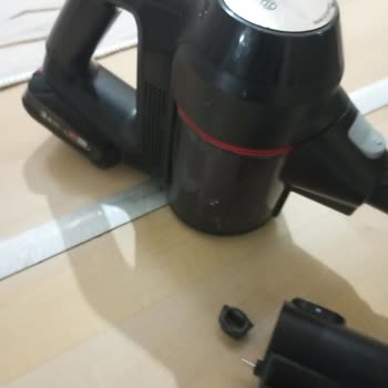 Bosch Unlimited 7 Süpürge: Kısa Pil, Zayıf Emme Ve Parça Kopması