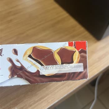 Biscolata Ürününde Çikolata Dağılmış Ve Ambalaj Sızıntılı