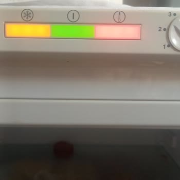 Altus Derin Dondurucuda Sürekli Uyarı Işıkları Ve Soğutmama Alarmı