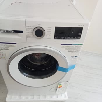 Teslim Edilen Bosch Çamaşır Makinesinde Çatlak, Hızlı Değişim İstiyorum