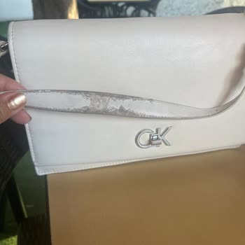 Calvin Klein Çantamda Kısa Sürede Soyulma Ve Deformasyon, Değişim Talebi