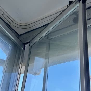 Kaya Camlama’dan Ücretli Servis Sonrası Tekrarlayan Cam Balkon Sorunu