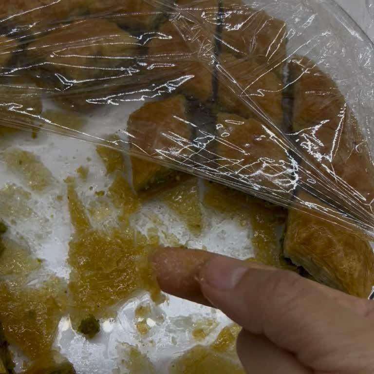 Şekerlenmiş Baklava Ve Cevapsız Müşteri Hizmeti