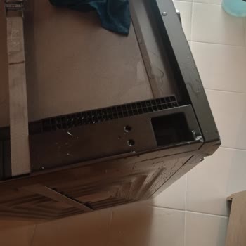 Fabrikasyon Hatalı Kurutma Makinesi Su Sızdırıyor, İade Ve Değişim Talebi