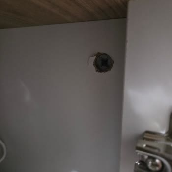 Modalife'den Hasarlı Şifonyer Ve Komodin Teslimatı, Cevapsız Servis