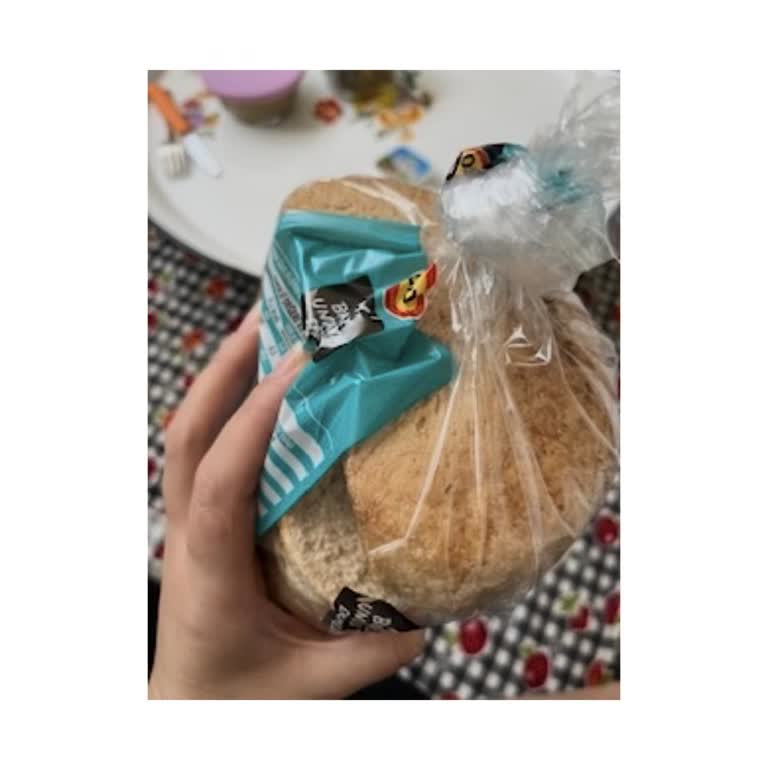 UNO Tam Buğday Ekmeğinde Böcek Bulundu, Firma Cevapsız Kaldı