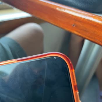 Magsafe Kılıfı Güçlü Olduğu Söylendiği Halde Telefonumu Çatlattı