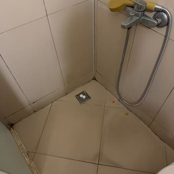 Jolly Tur'dan Yanıltıcı Otel Görselleri Ve Kötü Kokulu Oda Nedeniyle Tam İade Talebi