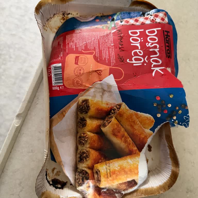 File Market Şubesinde Bozulmuş Börek Ve Güven Sorunu