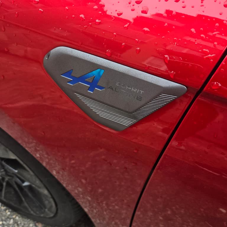 Sol Çamurluktaki Esprit Alpine Amblem Yazıları Silindiği İçin Garanti Kapsamı Talep Ediyorum