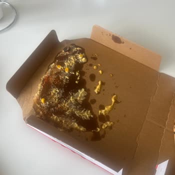 Domino’s Gebze Şubesinden Gelen Siparişin Kırık Ve Dağılmış Paketleme Nedeniyle İade Talebi