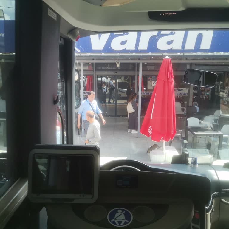 Varan Turizm Yazıhanesinde Çalışanın Kaba Üslubu Yolcuların Memnuniyetini Zedeliyor