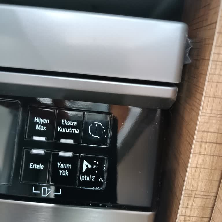 Bulaşık Makinesinde Tuş Yazılarının Silinmesi Ve Garanti Talebi