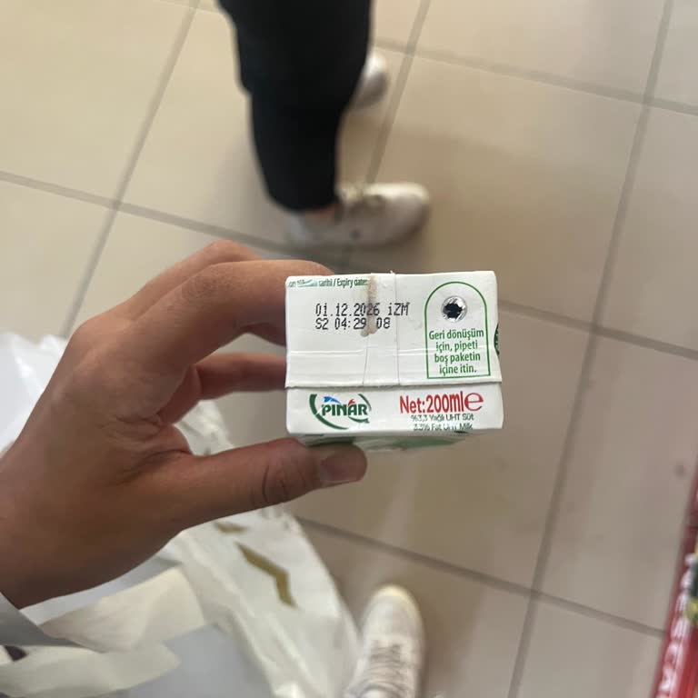 Son Kullanma Tarihi Geçmemiş Sütte Kötü Koku Ve Sağlık Endişesi