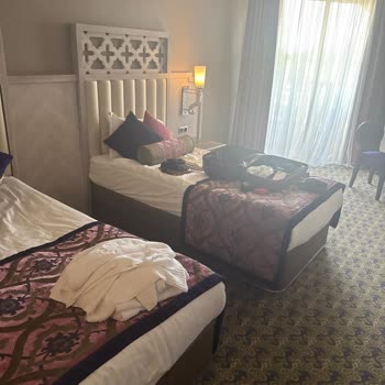 Üç Kişilik Rezervasyon İçin Oda İki Kişilik Hazırlandı Ve Resepsiyon Cevapsız Kaldı