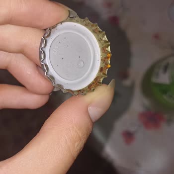 Essgross Markette Satılan Sodaların Şişe Ağızlarındaki Pas Ve Metalik Tat