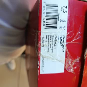 İki Ayda İç Astarı Yırtılan Reebok Ayakkabının Üretim Hatası Olarak Değerlendirilmesi Talebi