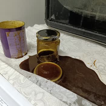 Kırık Kavanoz Ve Dağılmış Paket, Yeni Ürün Talebi