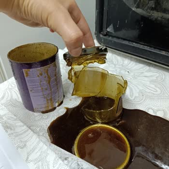 Kırık Kavanoz Ve Dağılmış Paket, Yeni Ürün Talebi