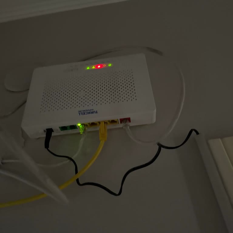 Evden Çalışan Müşterinin Sürekli İnternet Kesintileri Ve Fatura İadesi Talebi