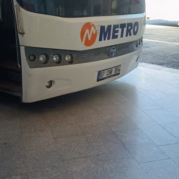 Kemer İstanbul Seferinde Metro Turizm Otobüsünde Kliması Çalışmayan, Kirli Ve Sıcak Ortam
