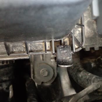 Kamer Oto Hyundai'de Yıllık Bakım Sonrası Hava Filtresi Kapağı Kırılması Ve Sorumluluk Reddi