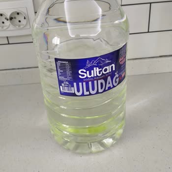 Sultan Markalı 5 Litre Su Şişesinde Kısa Sürede Yosun Oluşması Ve Güven Kaybı