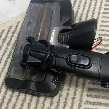 Philips Aquaplus 8000 Dikey Süpürge Başlık Bağlantısının Plastik Kalitesizliği Nedeniyle Kırılması Ve Tasarım Hatası