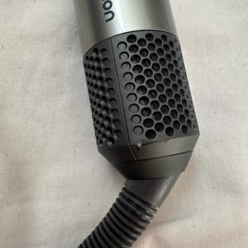 Dyson Airwrap’te Erime Çizik Ve Yanıltıcı Tamir Süreci