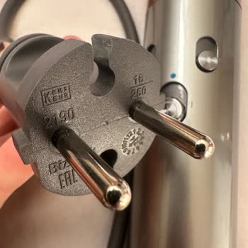 Dyson Airwrap’te Erime Çizik Ve Yanıltıcı Tamir Süreci