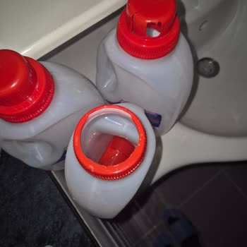 Domestos Limpiador de Superficies, Exijo Reembolso por Producto Dañado
