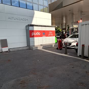 Altunizade Total Pudo Noktasının Güneşli Saatlerde Kullanılamaz Olması