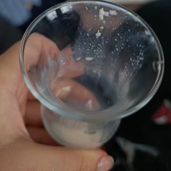 Migros Hemen'de Son Kullanma Tarihi Uzak Olmasına Rağmen Bozulmuş Süt