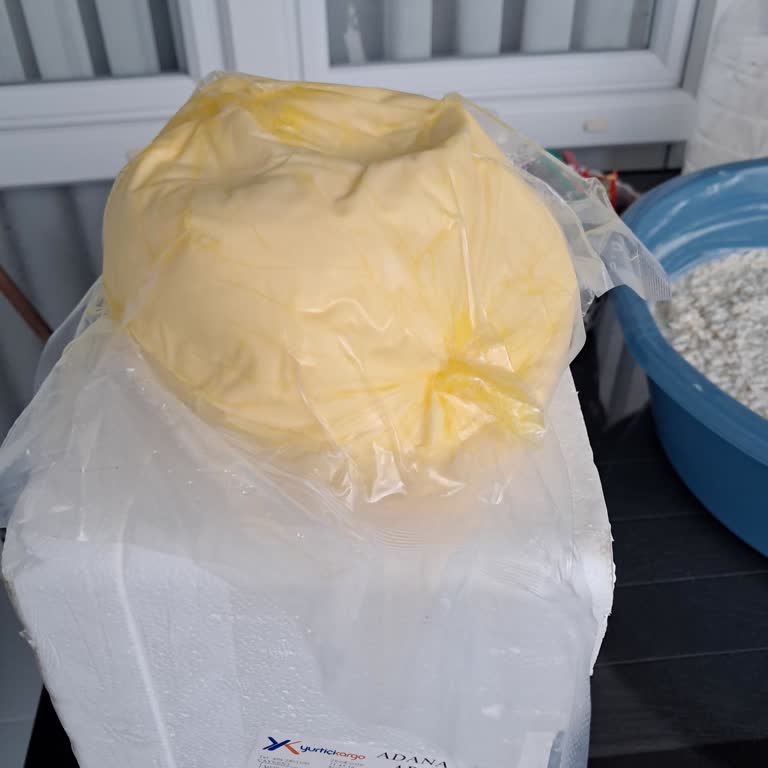 Tereyağı Yerine Margarinin Gönderilmesi Ve Cevapsız İade Talebi