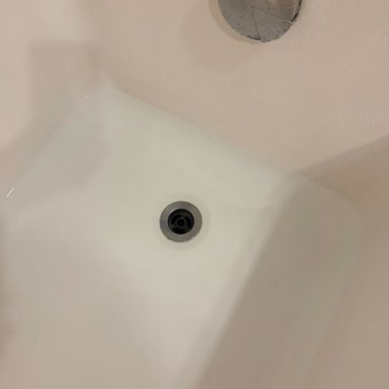 Yanlış Oda Su Sızan Lamba Ve Tıkanık Lavabo Nedeniyle Telafi Talebi