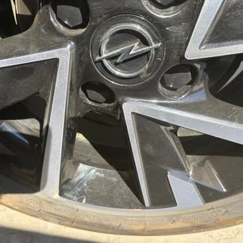 Arızalı Opel Corsa’ya Yanlış Çekici, Jant Ve Tavan Çizikleri Ve Bayi Üslup Sorunu