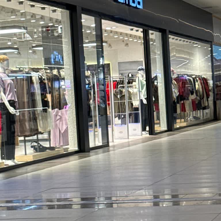 Aşırı Yüksek Müzik Mağazayı Rahatsız Ediyor Müşteri Çıkmak Zorunda
