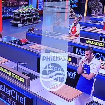 Üç Yıl Sonra Philips Televizyonumda Ekran Çizgileri Ve Bozulma Ücretsiz Değişim Talebi