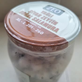 A101 Şubesinde Kapalı Zeytin Ürünün Küflenmesi ve Gıda Güvenliği Endişesi