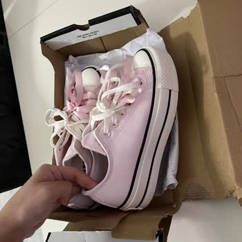 Converse Paketi Yırtılmış, Ayakkabı Kutu İçinde Düzgün Durmuyor