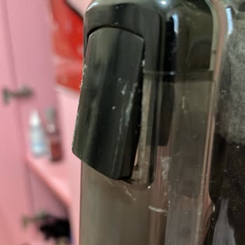 Beko Dikey Süpürge Çekim Gücü Yetersiz, Toz Boşaltma Problemi Ve Şarj Süresi Kısa