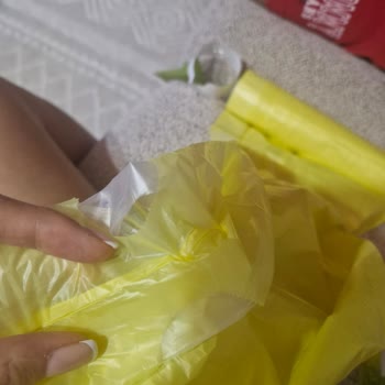 Şok Marketler Saroz Büzgülü Çöp Poşeti Ağız Açılmıyor Ve Çabucak Yırtılıyor
